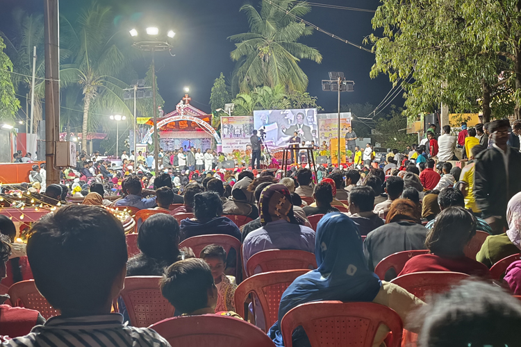 Thousands gathered at the three days prayer meeting held at Bidar, Karnataka by Grace Ministry on 26th, 27th and 28th of November, 2021 on the grounds of St Paul's Church. 